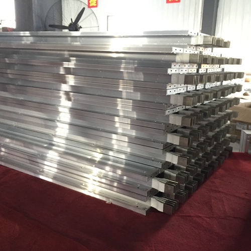 密集型母線槽長寬尺寸和什么有關呢？